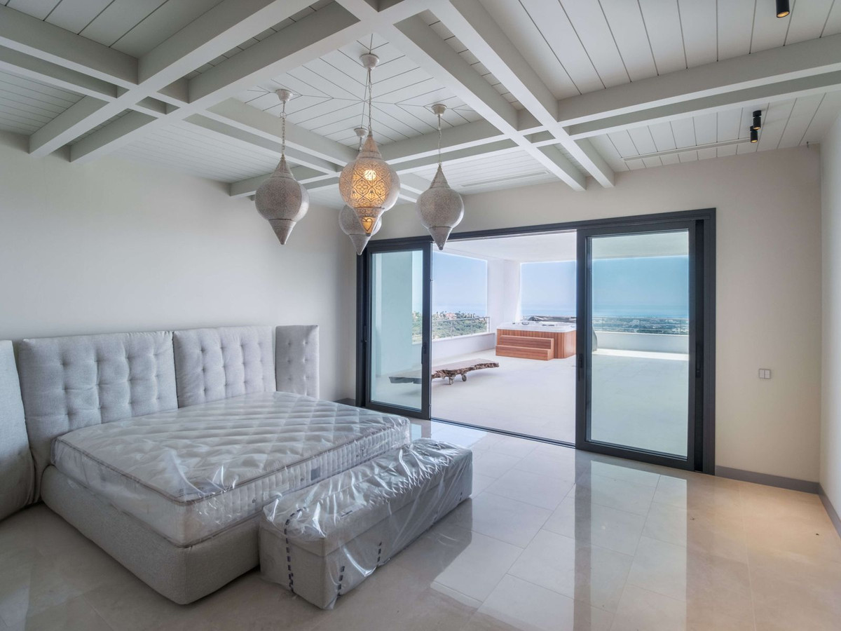 12 bed Property For Sale in Benahavis, Costa del Sol - thumb 9