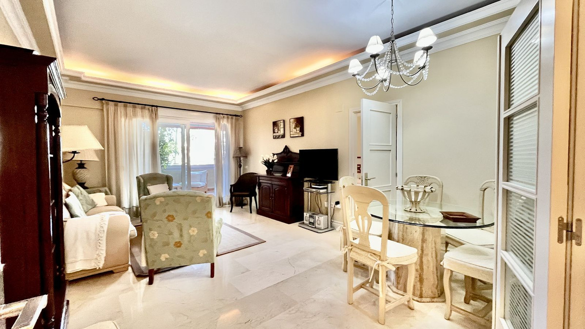 Apartment Ground Floor for sale in The Golden Mile, Costa del Sol
