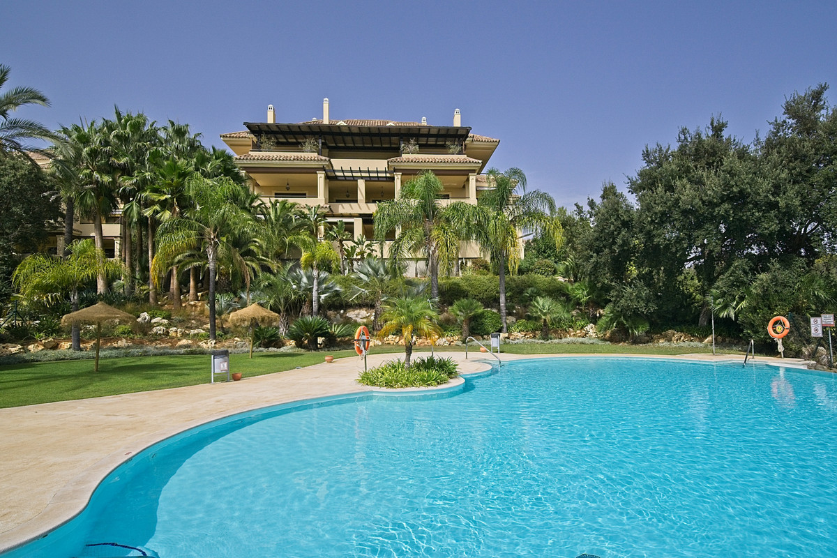 3 bed Apartment for sale in Sotogrande