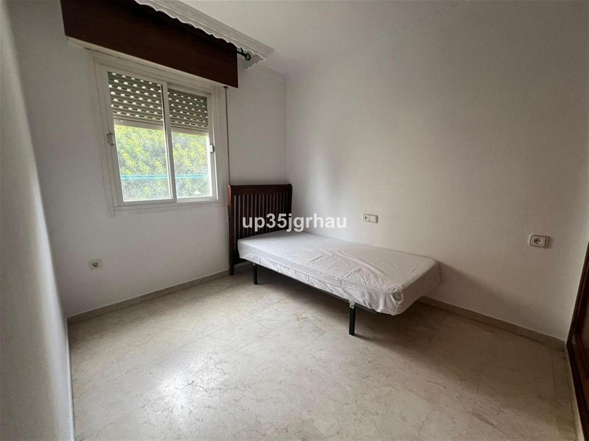 2 Bedroom Middle Floor Apartment For Sale Estepona