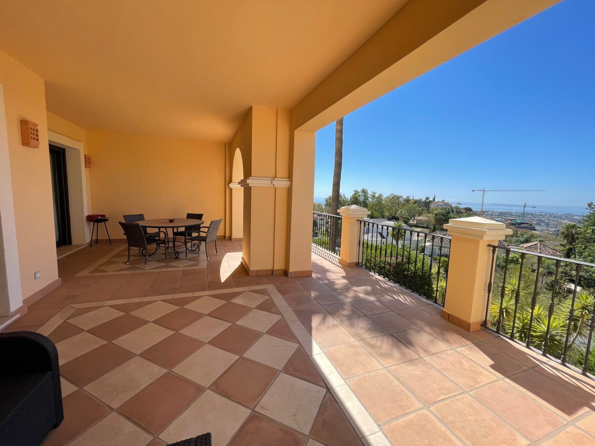 2 bed Property For Sale in La Quinta, Costa del Sol - thumb 2