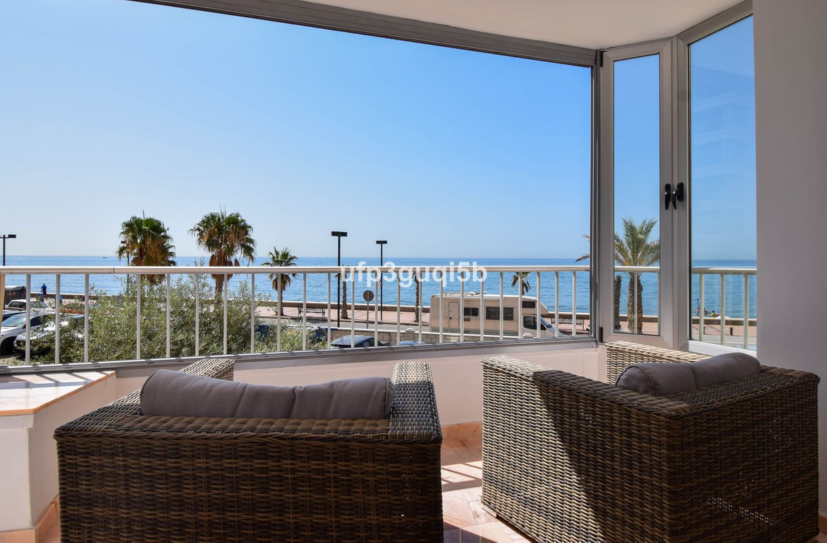 Frontline apartment with lovely sea views in Torreblanca.

This apartment on the first floor has a l, Spain