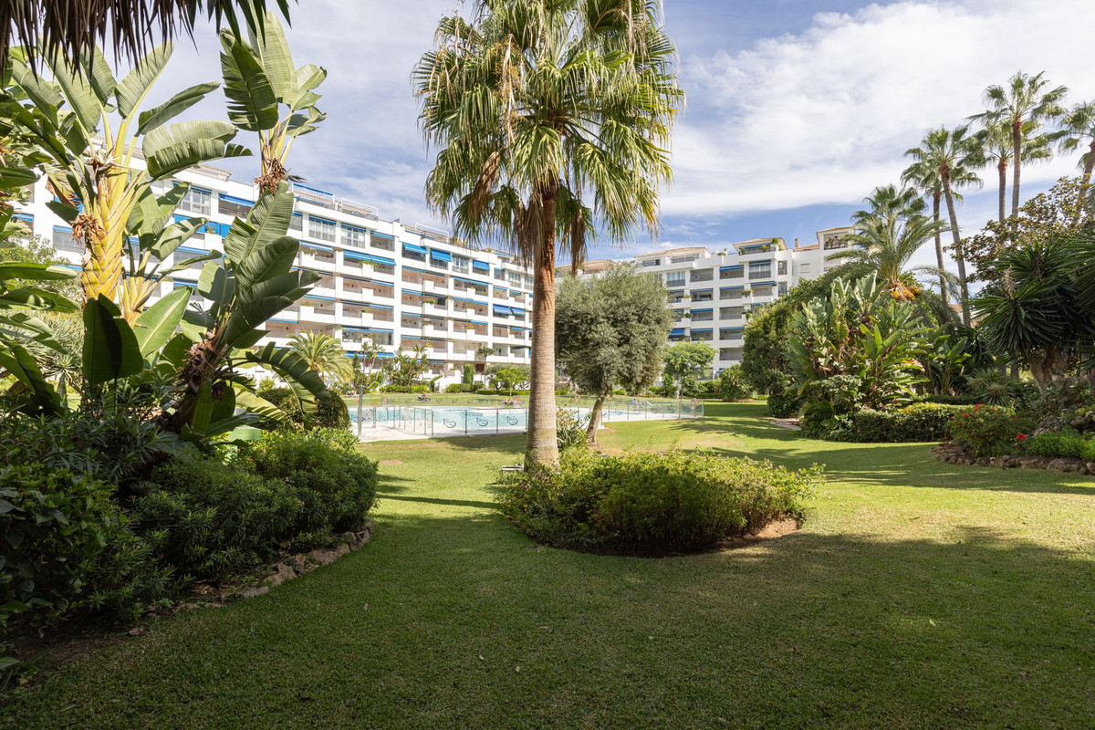Apartment in Puerto Banus, Costa del Sol, Málaga on Costa del Sol Til salg
