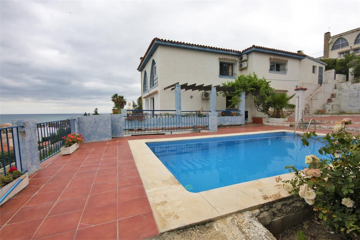 4 bedroom Villa For Sale in Estepona, Malaga - thumb 17
