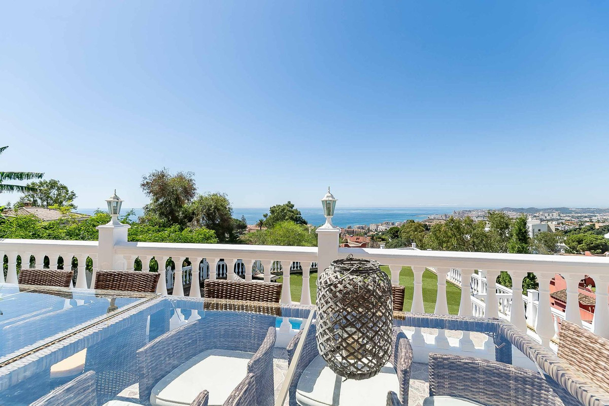 6 Bedroom Detached Villa For Sale Torreblanca, Costa del Sol - HP4301428