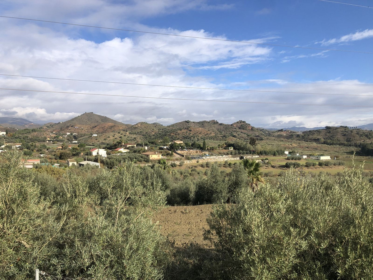 						Plot  Land
													for sale 
																			 in Málaga
					