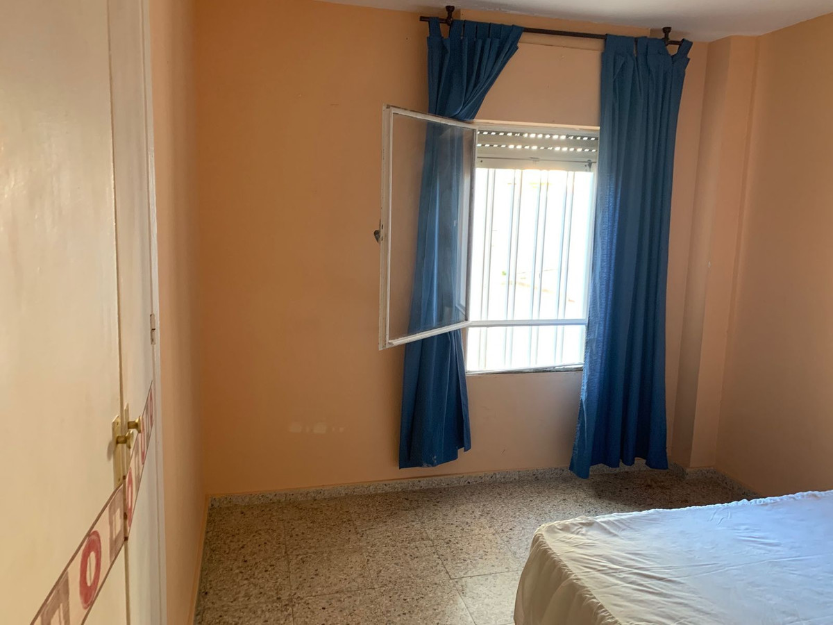Apartamento con 4 Dormitorios en Venta Estepona