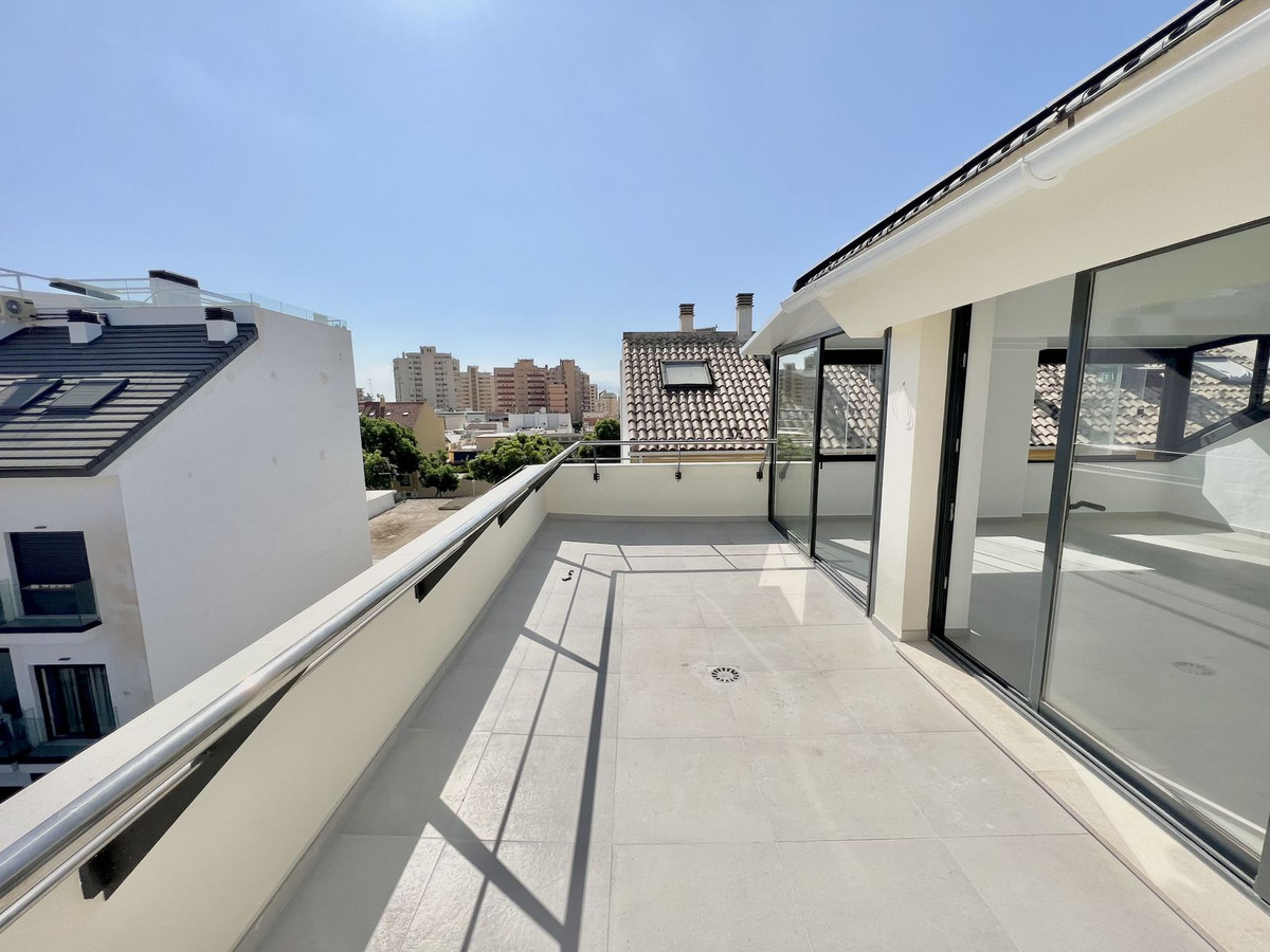 Brand new apartment in Los Boliches, Fuengirola.
It is located in a very quiet area, close to all ki, Spain