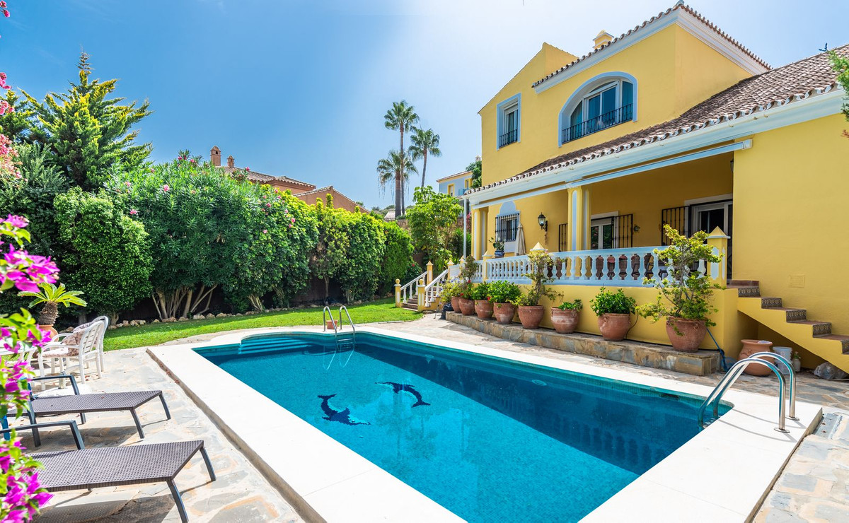3 Bedroom Detached Villa For Sale Manilva, Costa del Sol - HP4402729