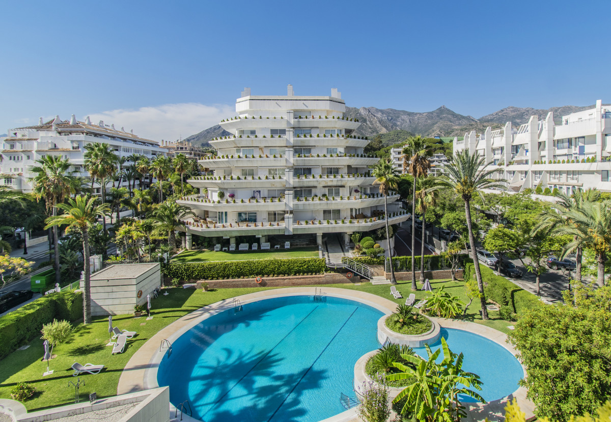 3 Bedroom Middle Floor Apartment For Sale Marbella, Costa del Sol - HP4399918