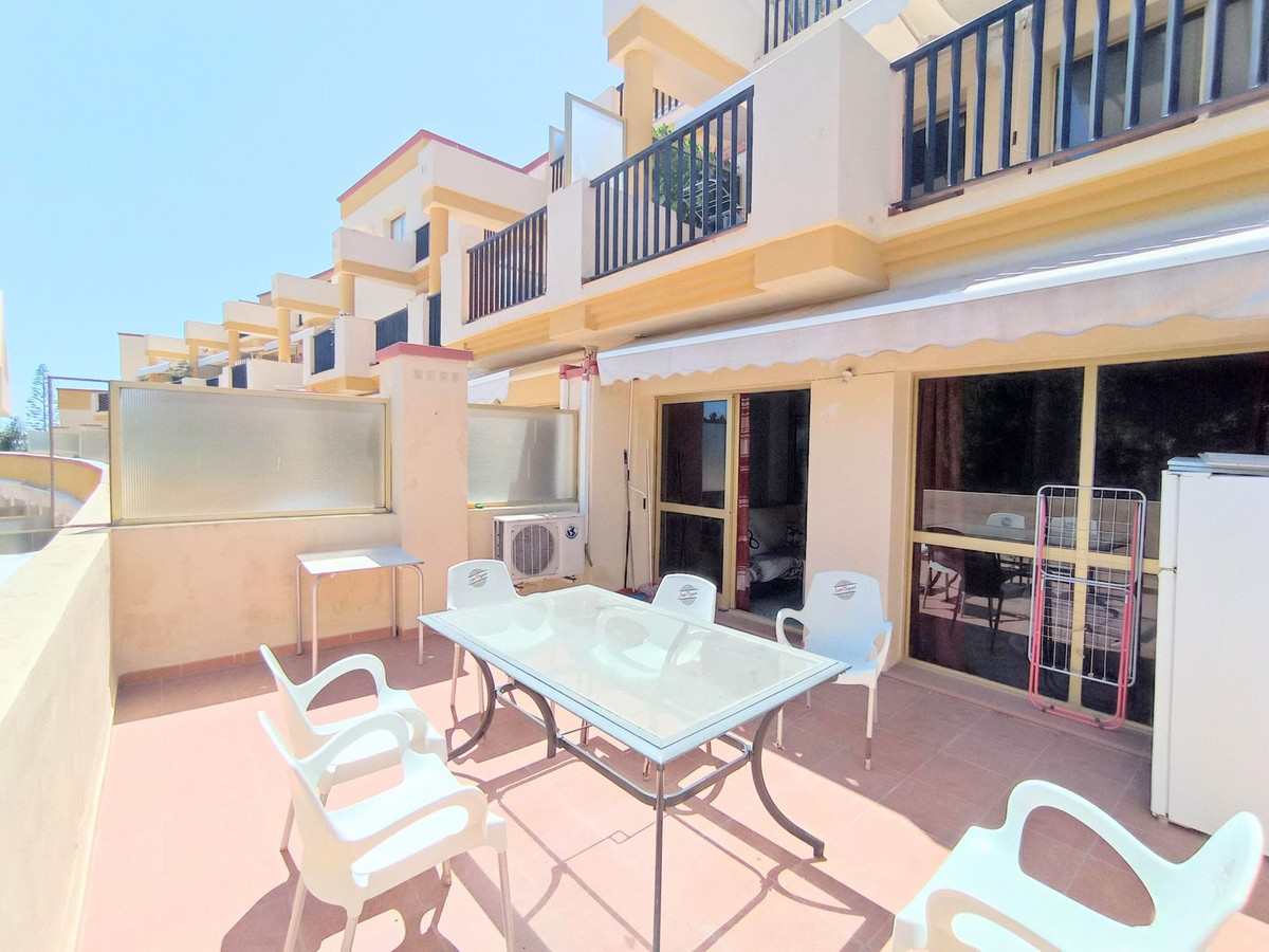 Large terrace more than 15 square meters. direct access to the beach. Large studio, can be perfectly, Spain