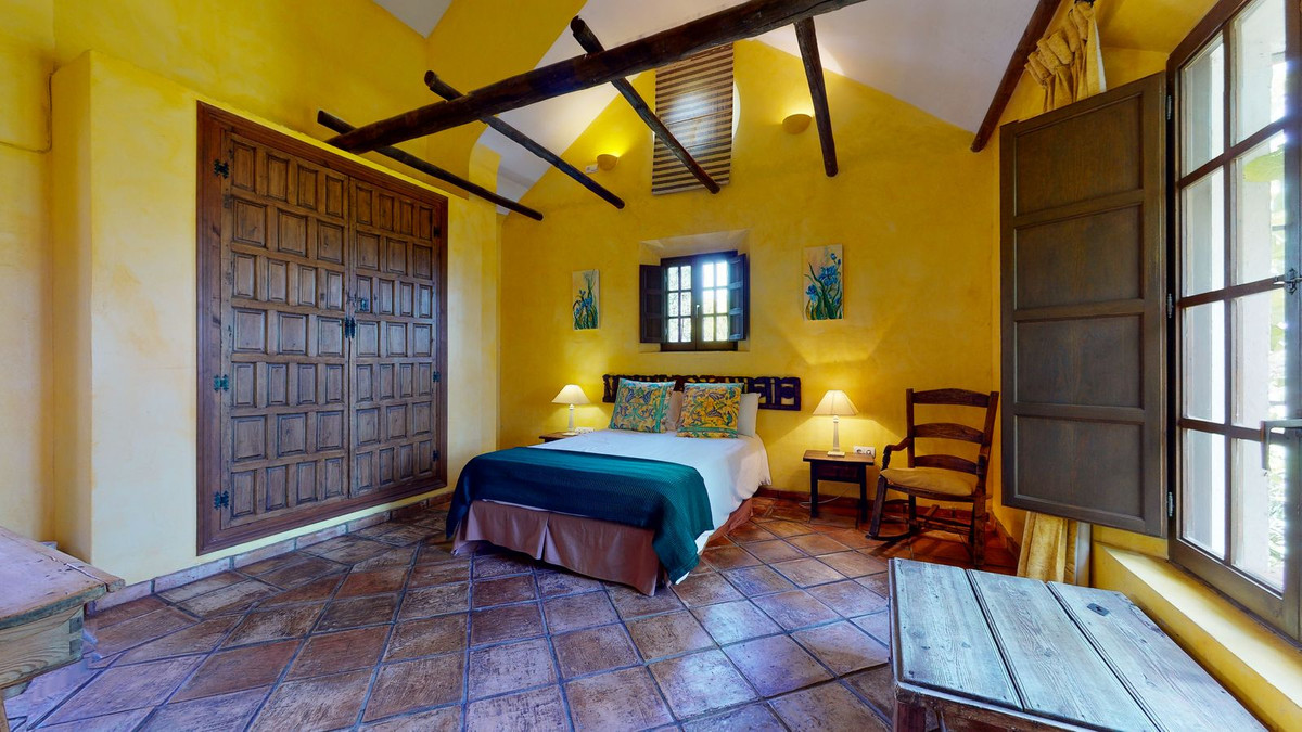 Villa con 10 Dormitorios en Venta Mijas