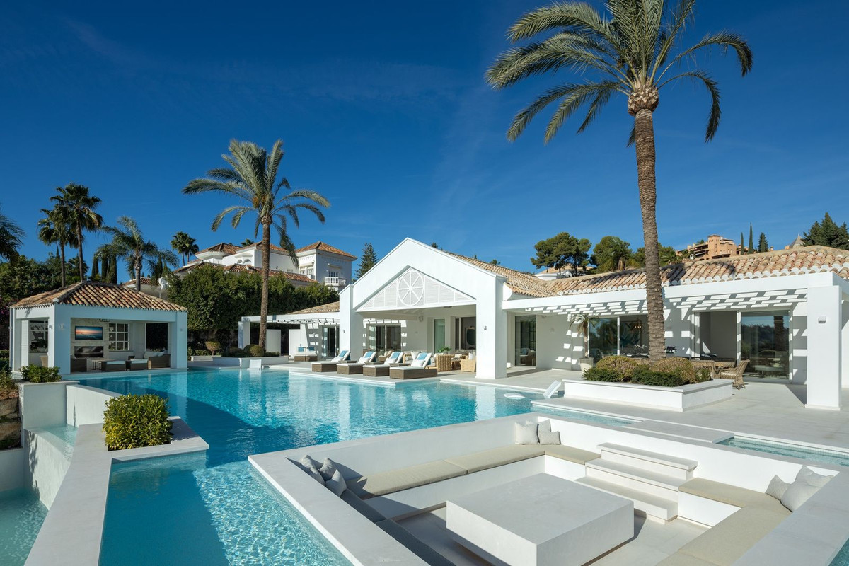 Villa i Nueva Andalucia, Costa del Sol, Málaga på Costa del Sol Til salg