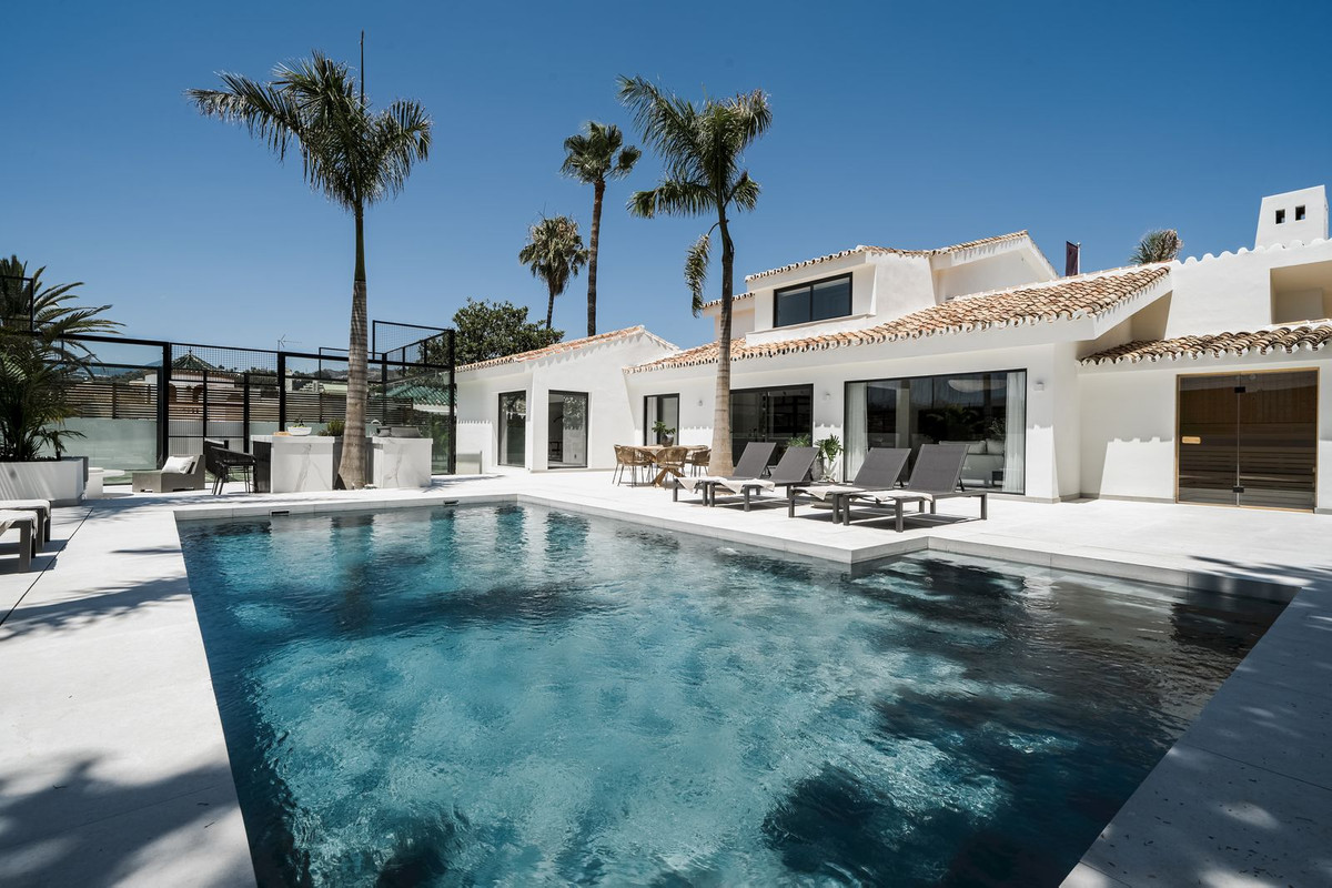 Villa te koop in Nueva Andalucía R4362505