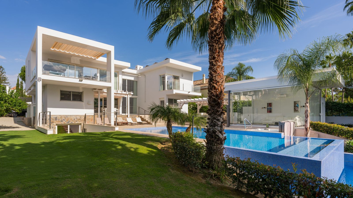 Villa te koop in Nueva Andalucía R4421425