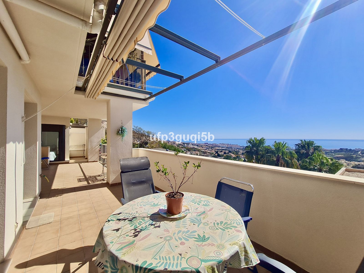Modern bright 3 bedroom apartment with panoramic sea views

This beautiful apartment in the urbanisa, Spain
