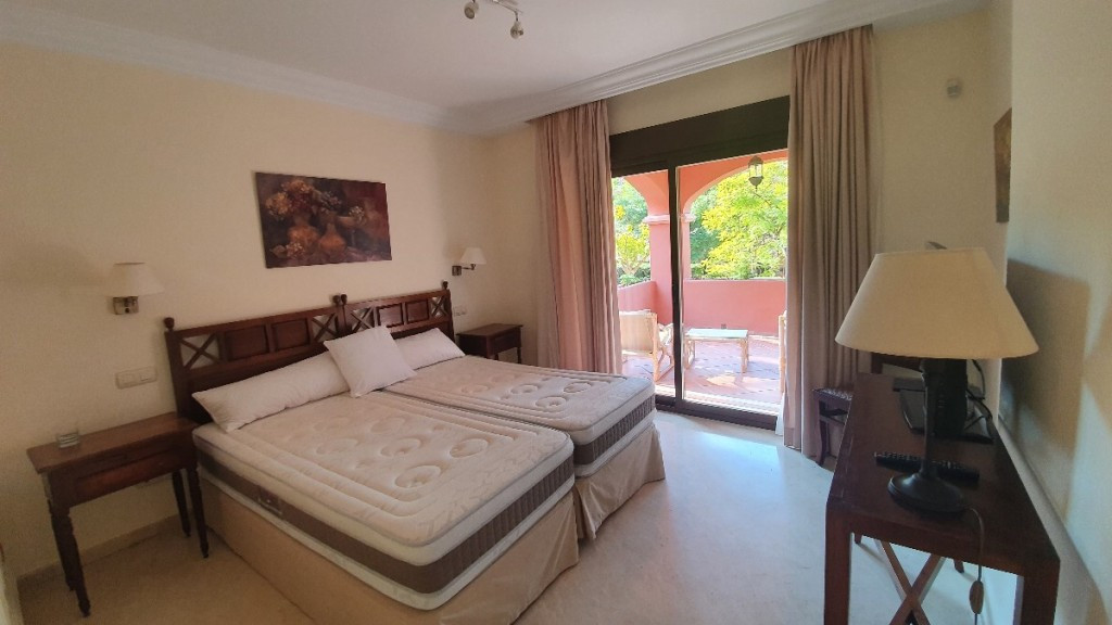Immaculate ground floor apartment in the famous Vasari Resort, walking distance to the beach and Puerto Banus.