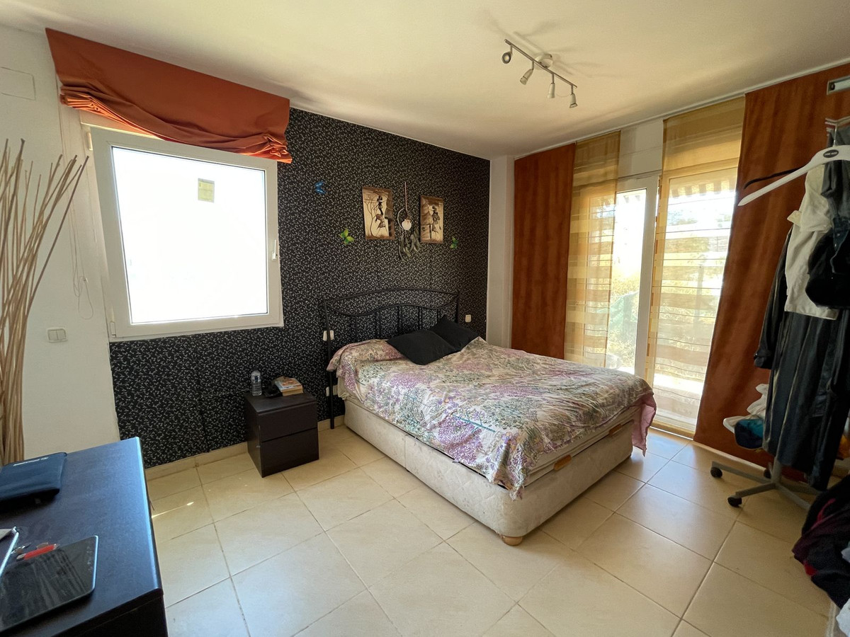 3 bedroom Villa For Sale in La Cala de Mijas, Málaga - thumb 17