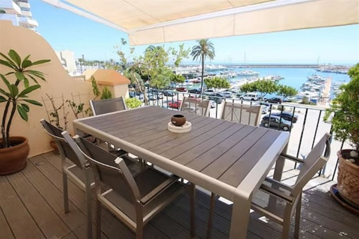 Townhouse Terraced for sale in Estepona