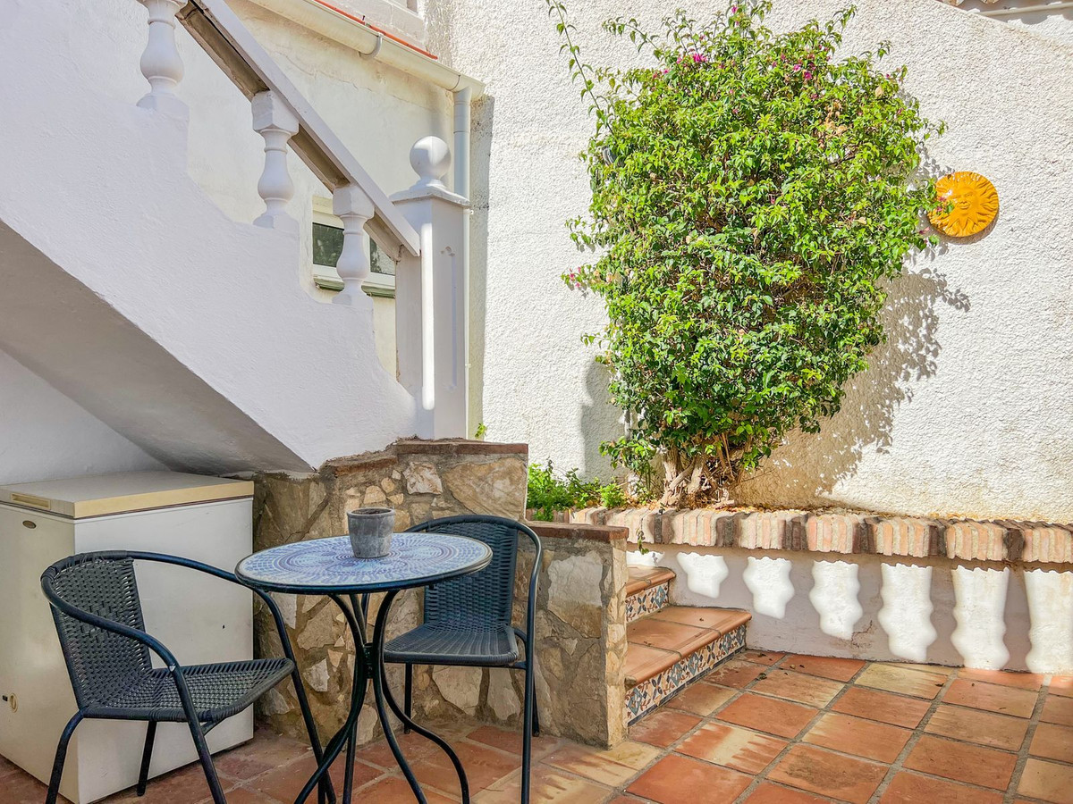 4 bedroom Villa For Sale in Cerros del Aguila, Málaga - thumb 14