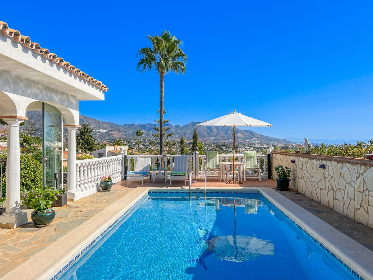 4 bedroom Villa For Sale in Cerros del Aguila, Málaga - thumb 34