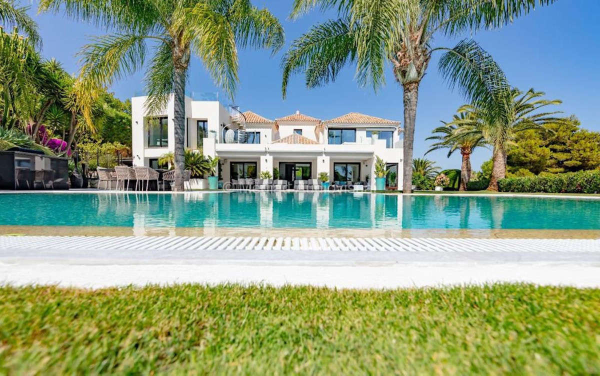 Detached Villa for sale in Marbella R3743893