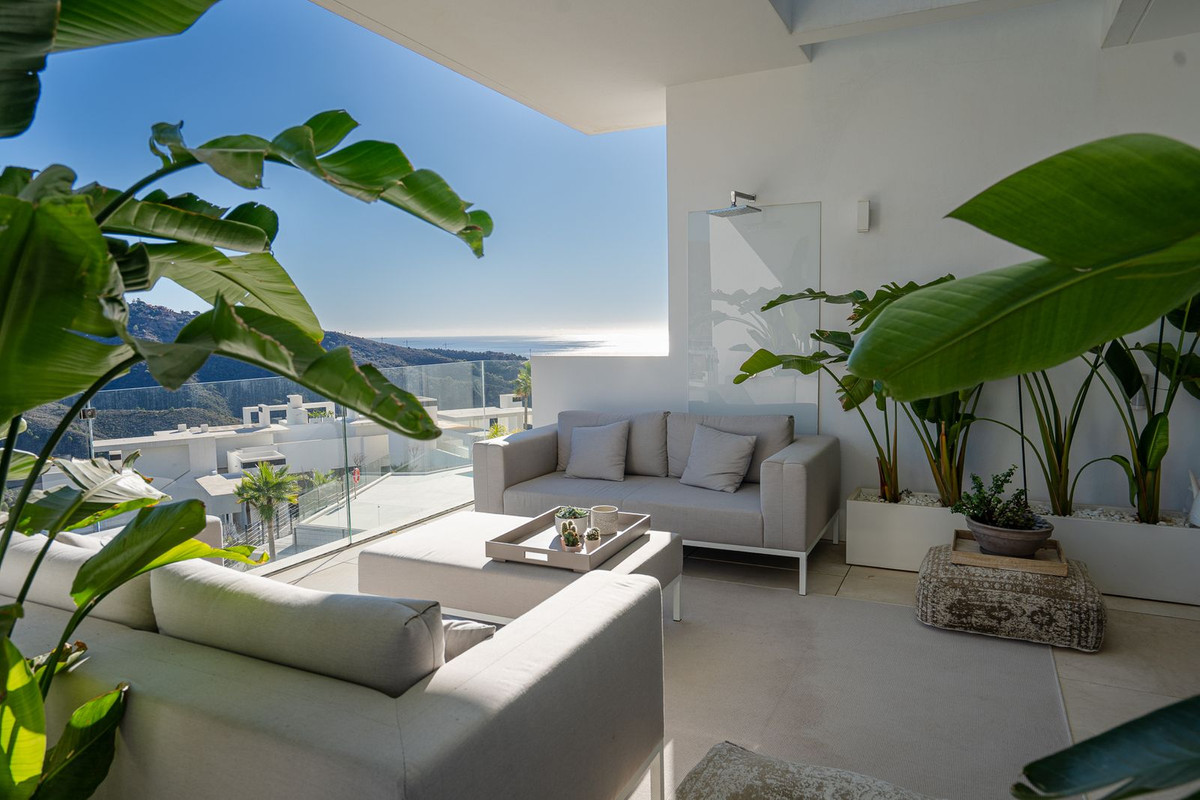 Middle Floor Apartment for sale in Ojén, Costa del Sol