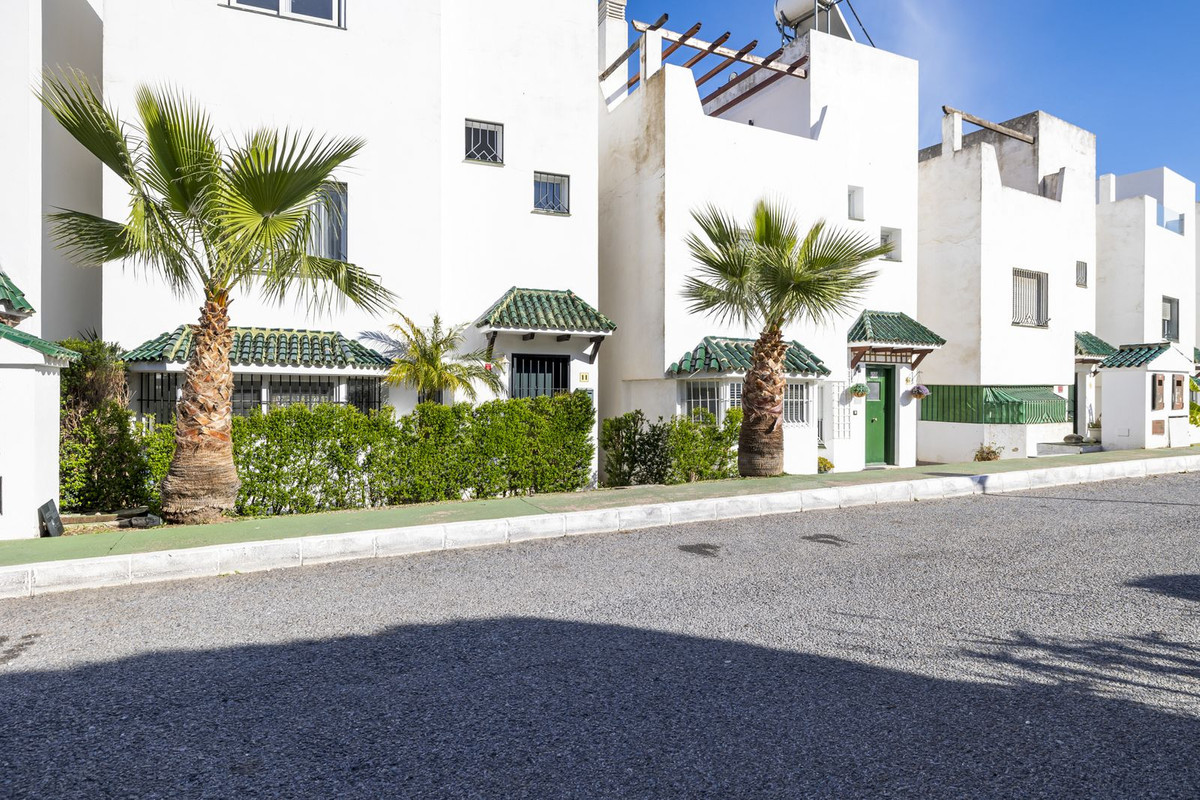 Townhouse for sale in Estepona R4677049