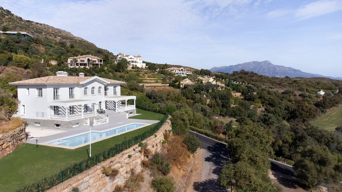Detached Villa for sale in Marbella R4327726