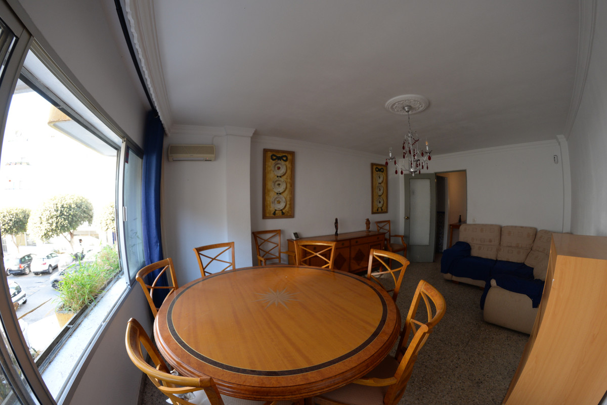 3 Bedroom Middle Floor Apartment For Sale San Pedro de Alcántara, Costa del Sol - HP3994102