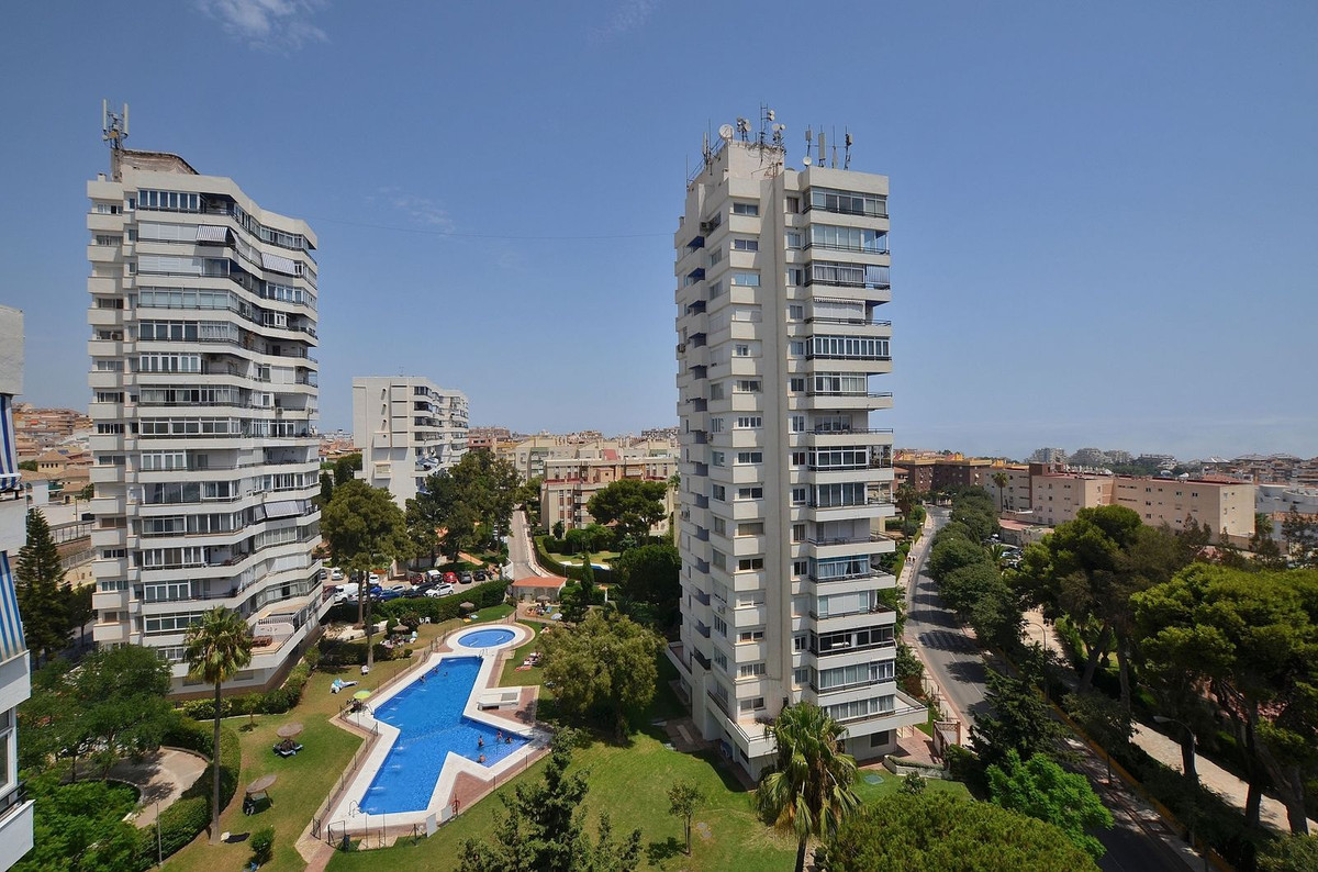 Fantastic TOP FLOOR DUPLEX apartment WITH AMAZING VIEWS located in Arroyo de la Miel centre (Benalma, Spain