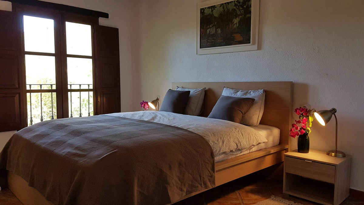 11 Bedroom Villa for sale Gaucín
