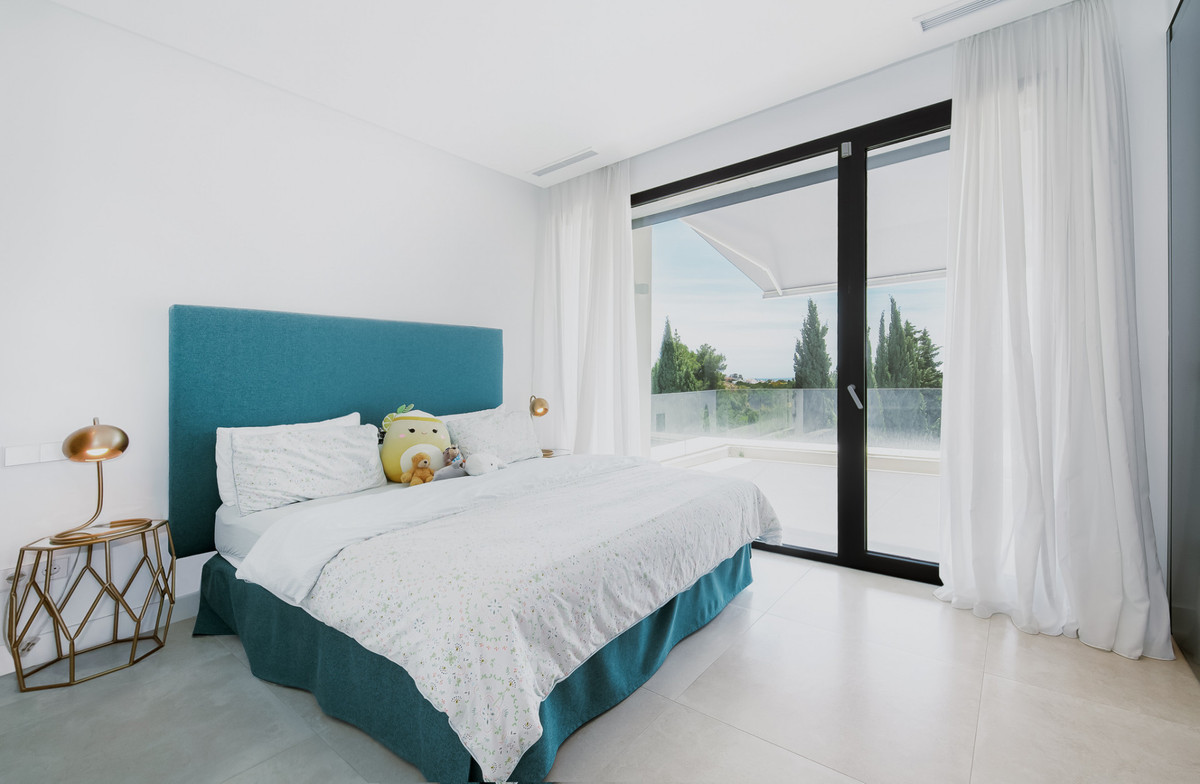 6 bedroom Villa For Sale in La Quinta, Málaga - thumb 17