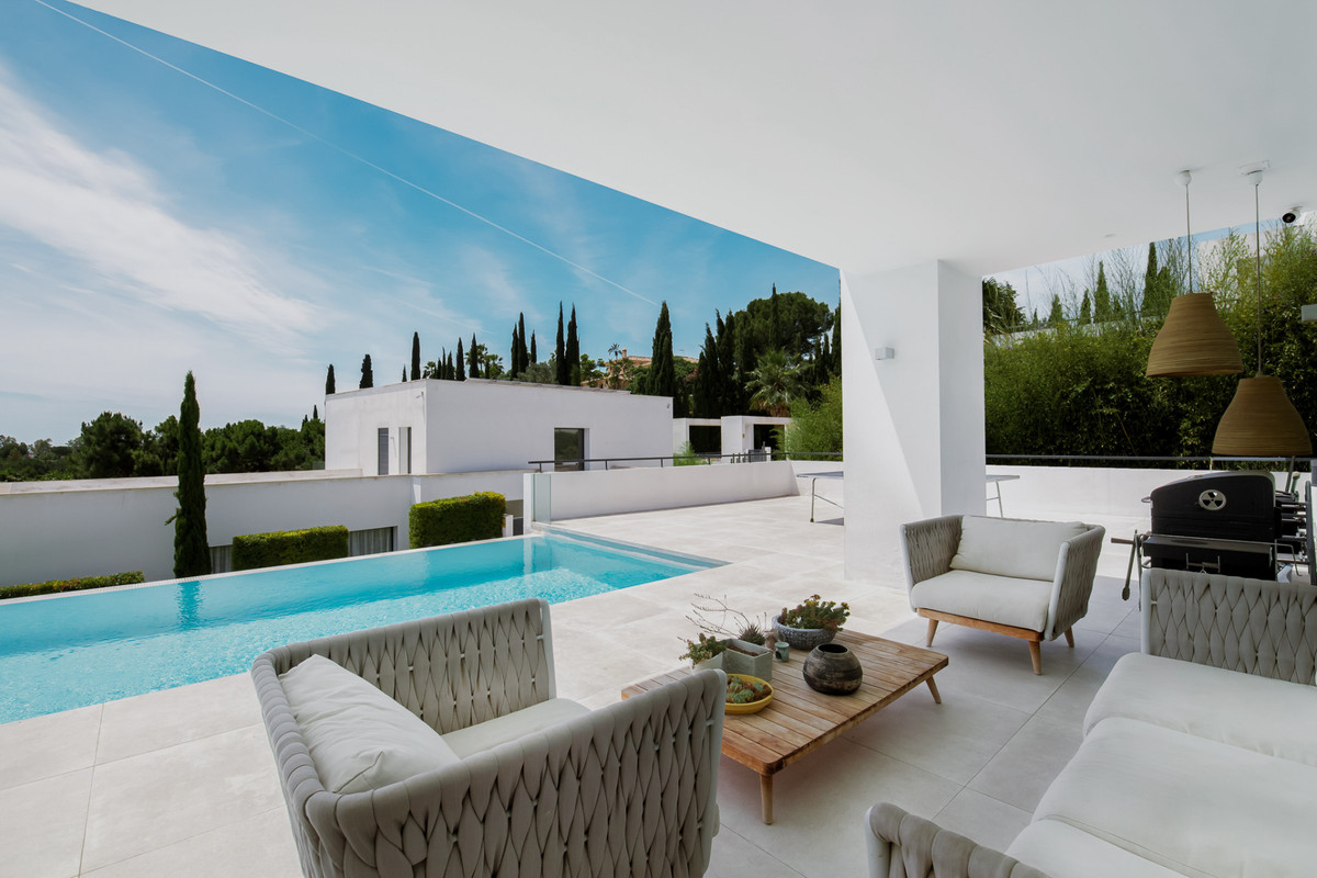 6 bedroom Villa For Sale in La Quinta, Málaga - thumb 3