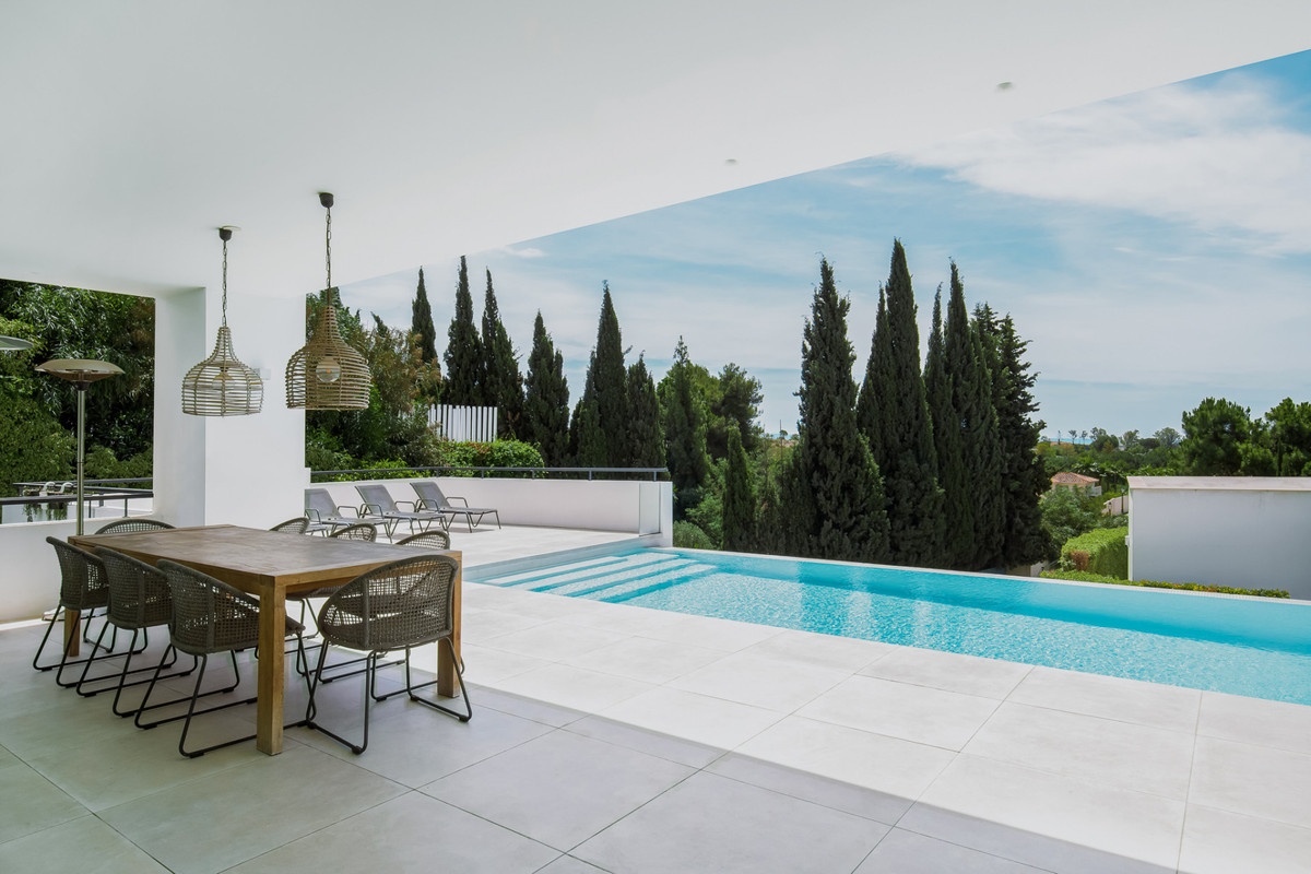 6 bedroom Villa For Sale in La Quinta, Málaga - thumb 4