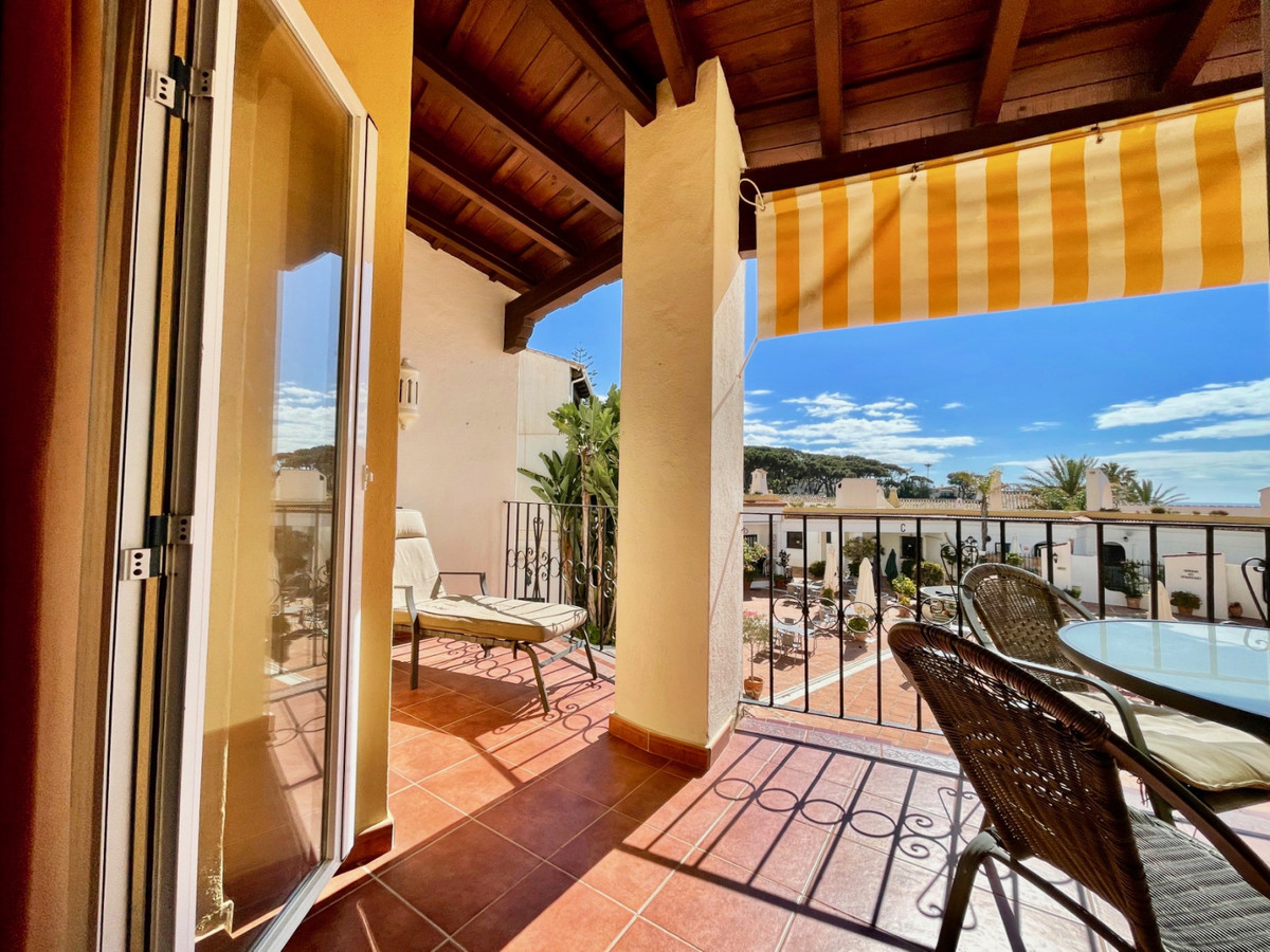 						Apartment  Middle Floor
													for sale 
																			 in Puerto de Cabopino
					
