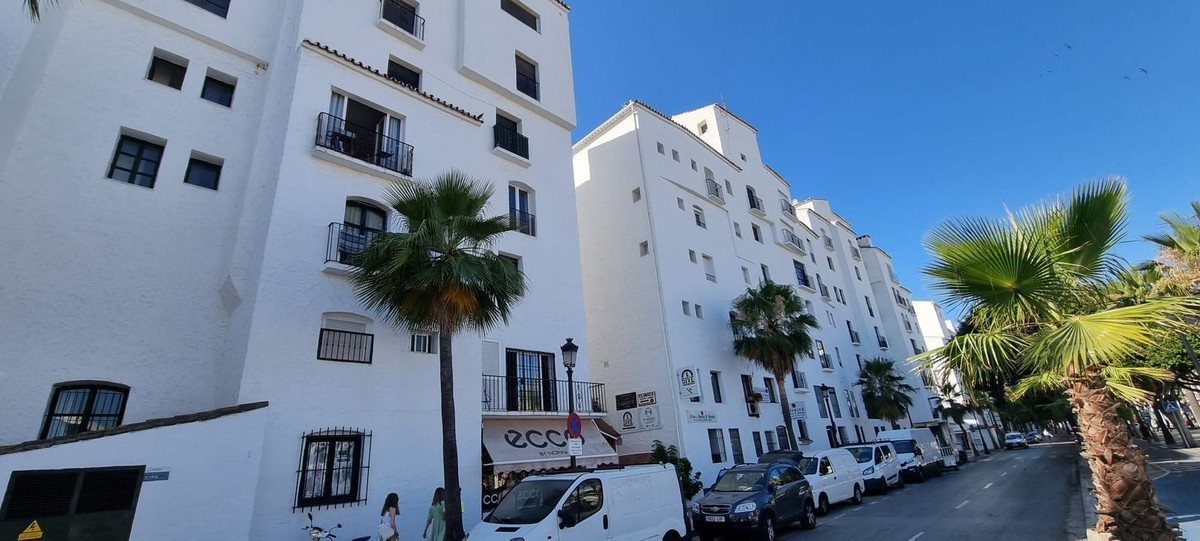  Apartamento, Planta Media  en venta    en Puerto Banús