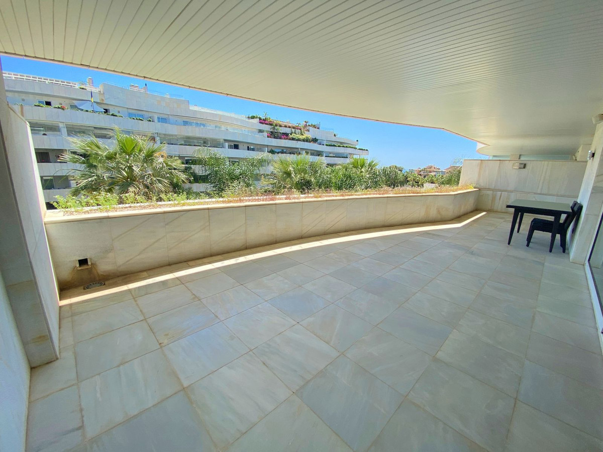In excellent condition, located in a well-known urbanization, very quiet, a stone&apos;s throw from the beach.