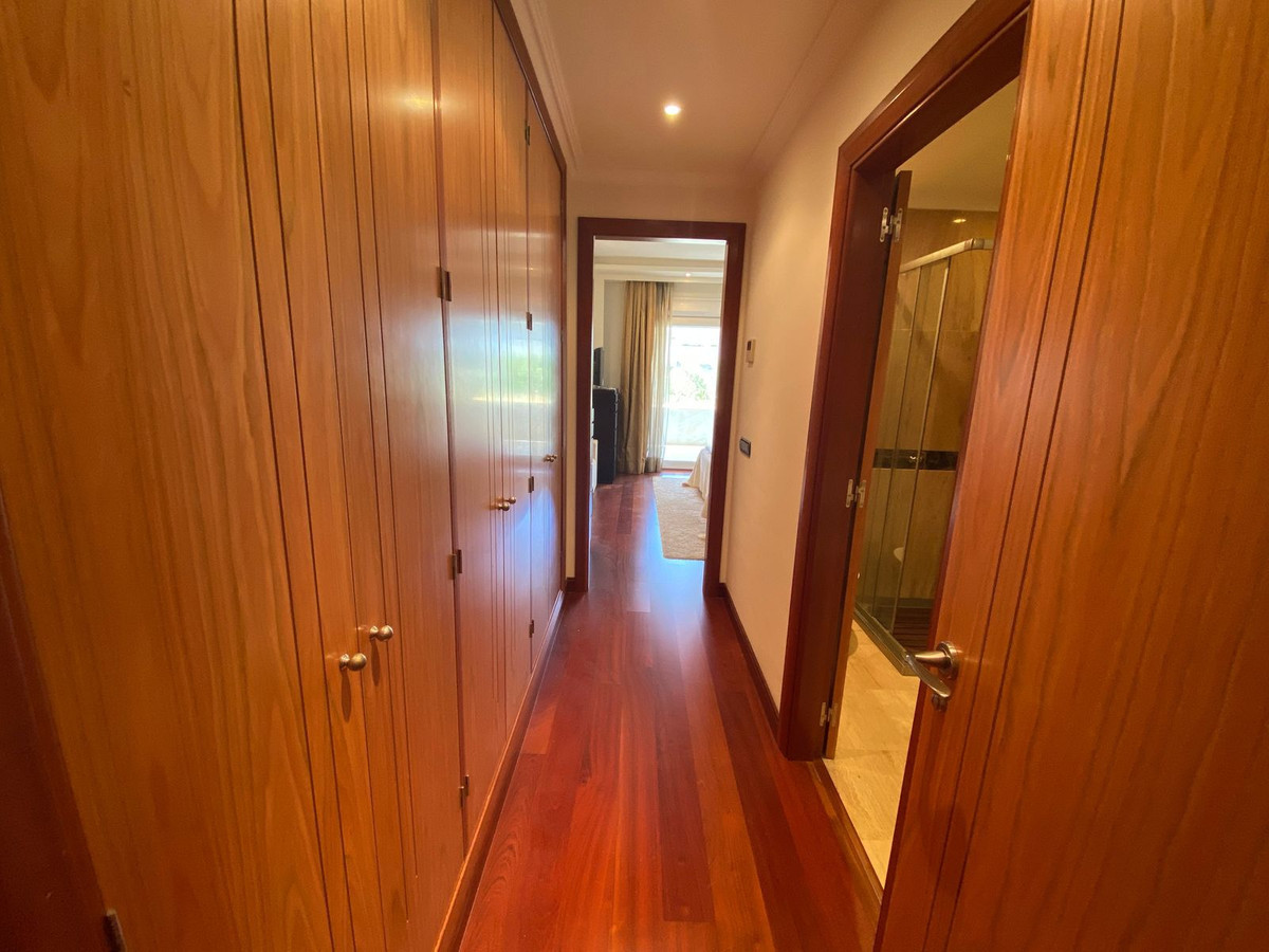 2 Bedroom Middle Floor Apartment For Sale Puerto Banús