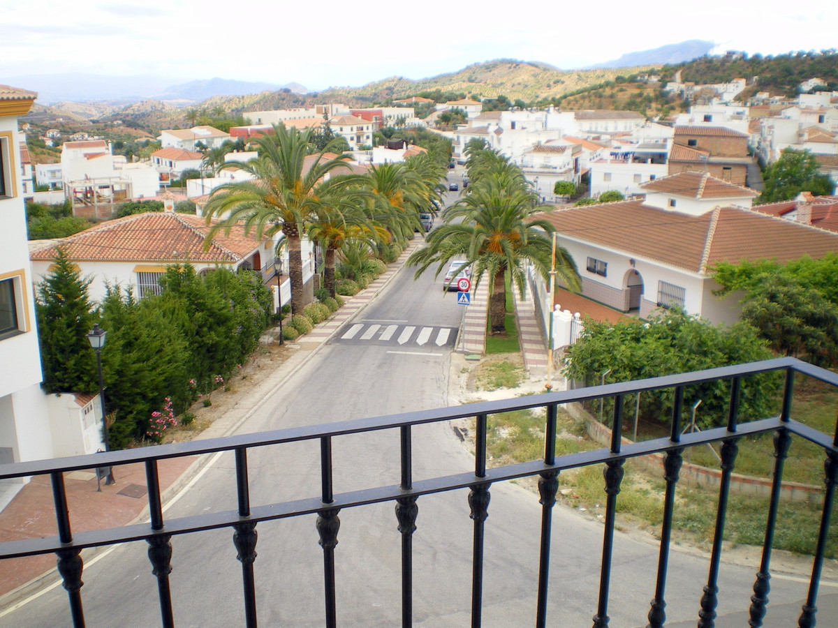 						Apartment  Middle Floor
													for sale 
																			 in Guaro
					