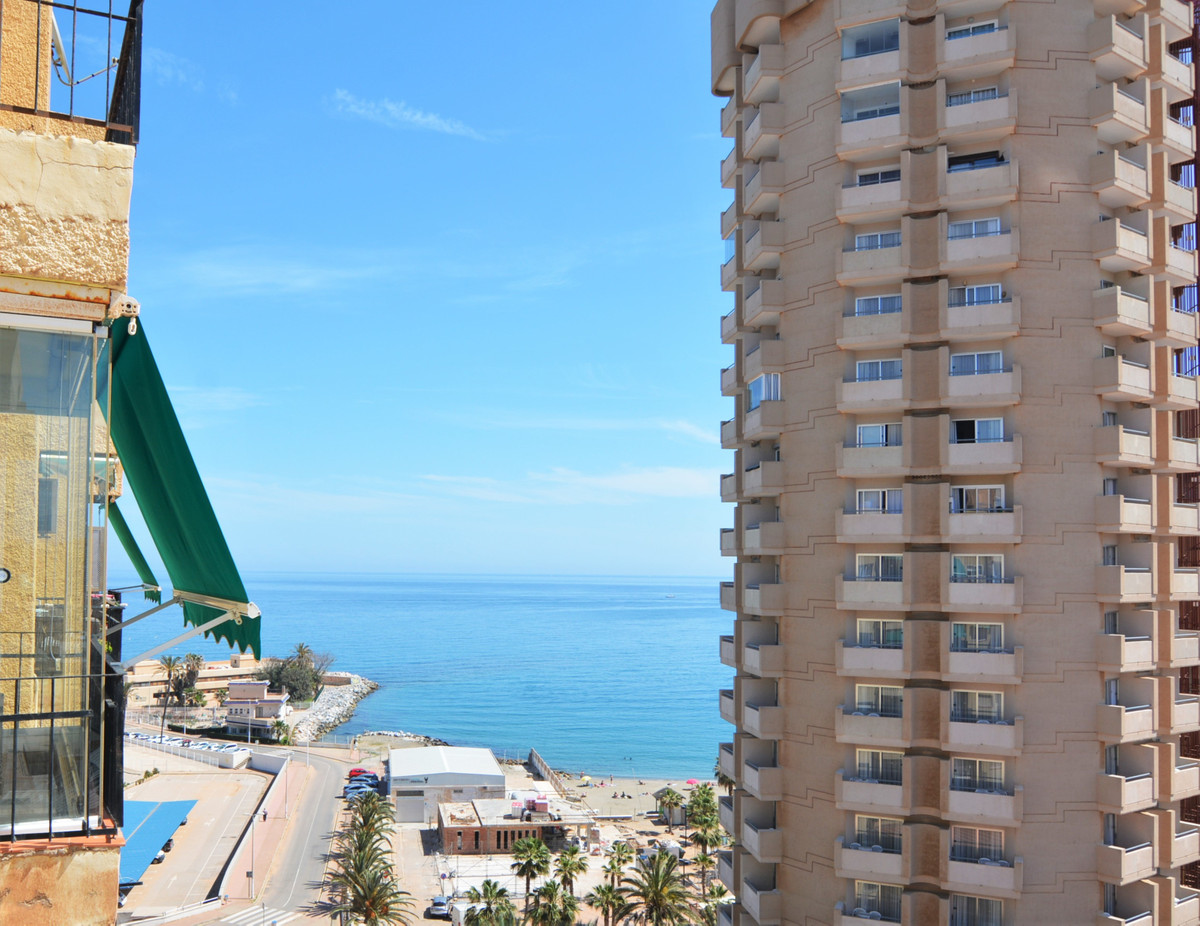 Here we present this beautiful 1-bedroom apartment on the beachfront in downtown Fuengirola.

The ap, Spain