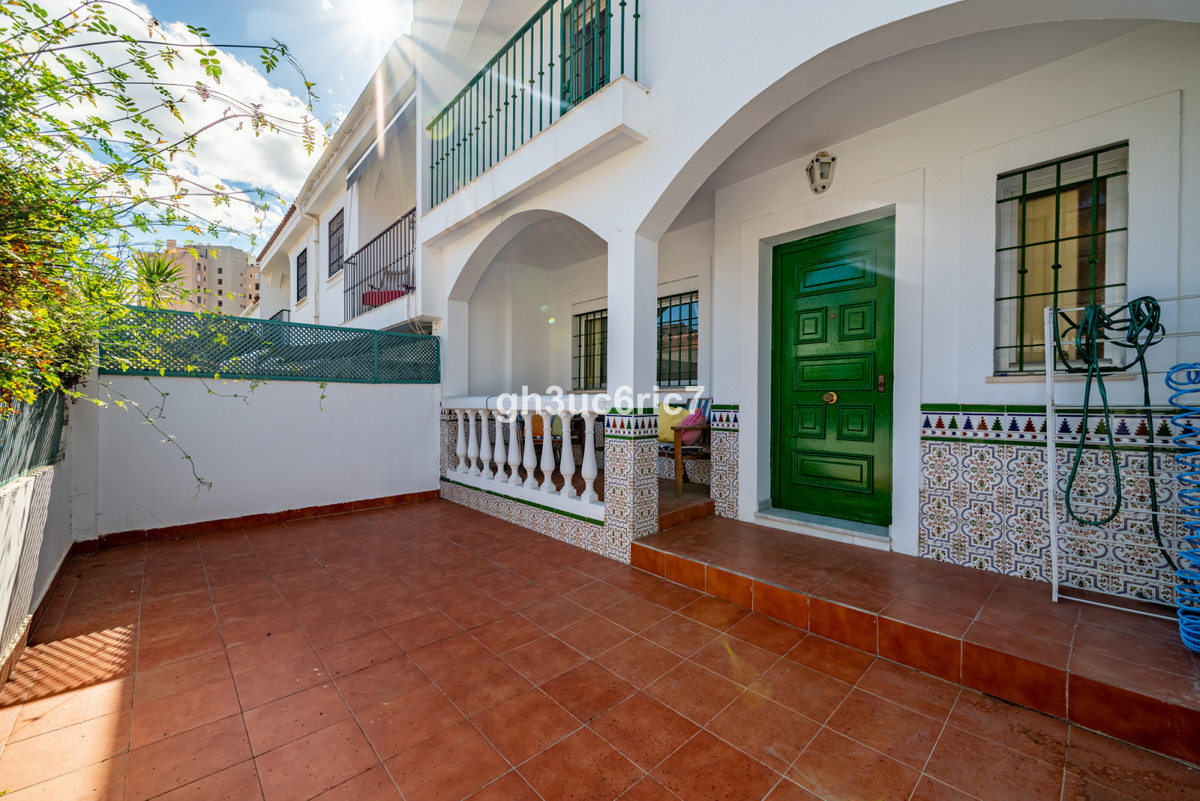 4 bedroom Townhouse For Sale in Playamar, Málaga