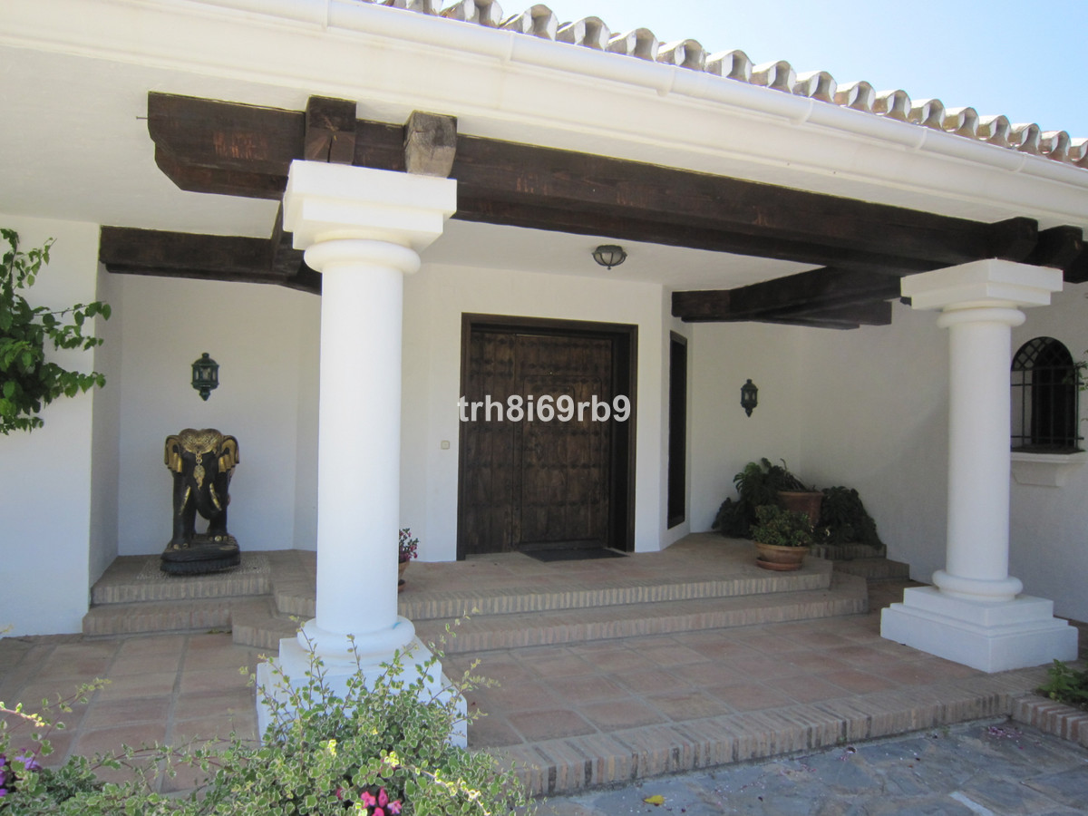 Villa te koop in Istán R4671907