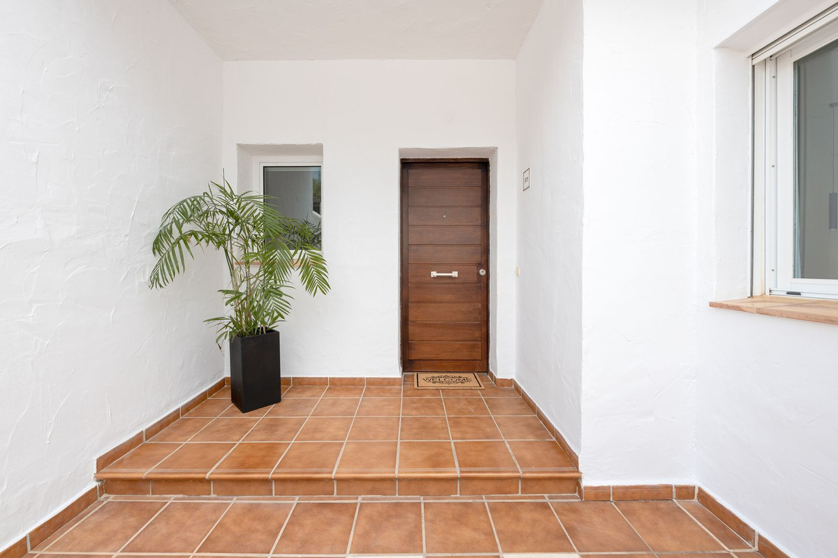 Apartment Ground Floor in Nueva Andalucía, Costa del Sol
