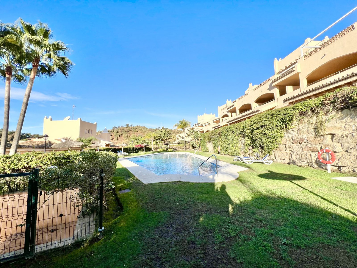 2 Bedroom Middle Floor Apartment For Sale Marbella, Costa del Sol - HP4189501