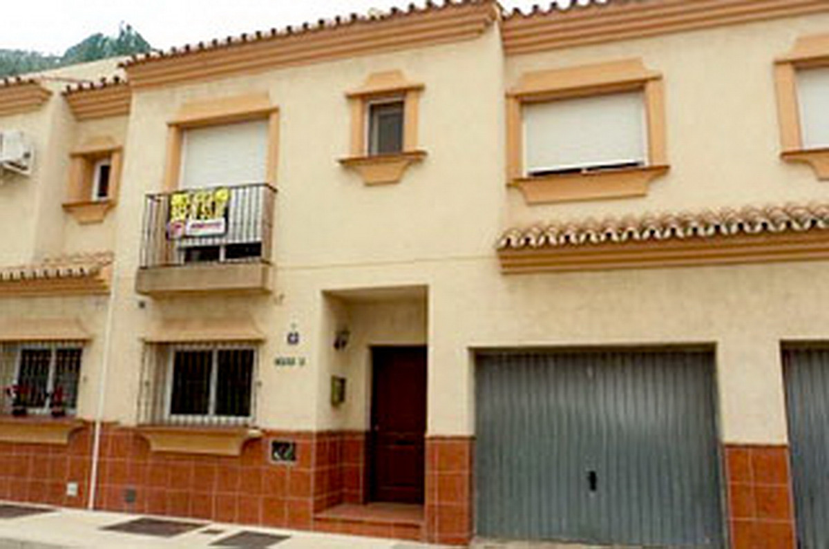 						Townhouse  Terraced
													for sale 
																			 in Las Lagunas
					