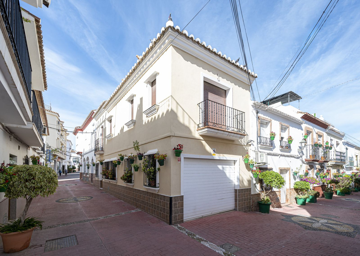 3 Bedroom Terraced Townhouse For Sale Estepona
