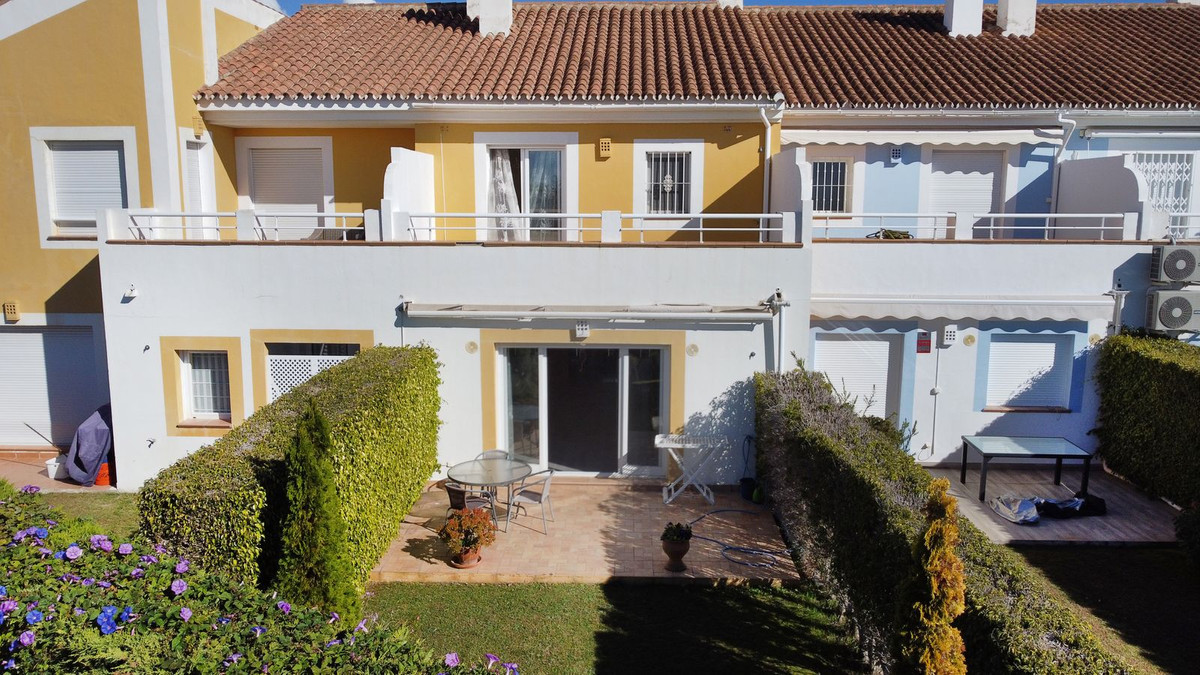 Townhouse Terraced in New Golden Mile, Costa del Sol
