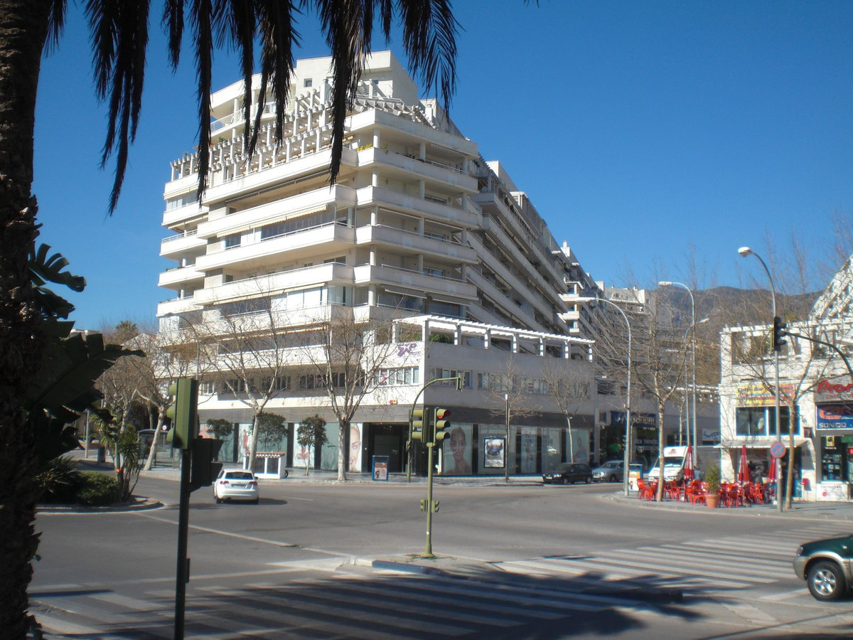 Office, Marbella, Costa del Sol.
1 Bedroom, 1 Bathroom, Built 128 m².

Setting : Town, Commercial Ar, Spain