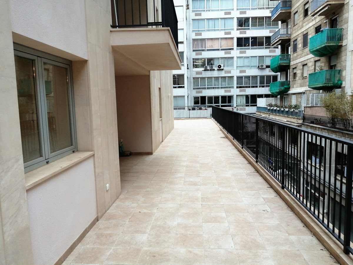 Brand new. Apartment in the heart of Palma near Plaza Espana and Mercado del Olivar with a terrace o, Spain